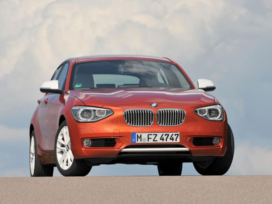  BMW 120d 5-Door Urban Line 2011 года  (фото 1 из 30)